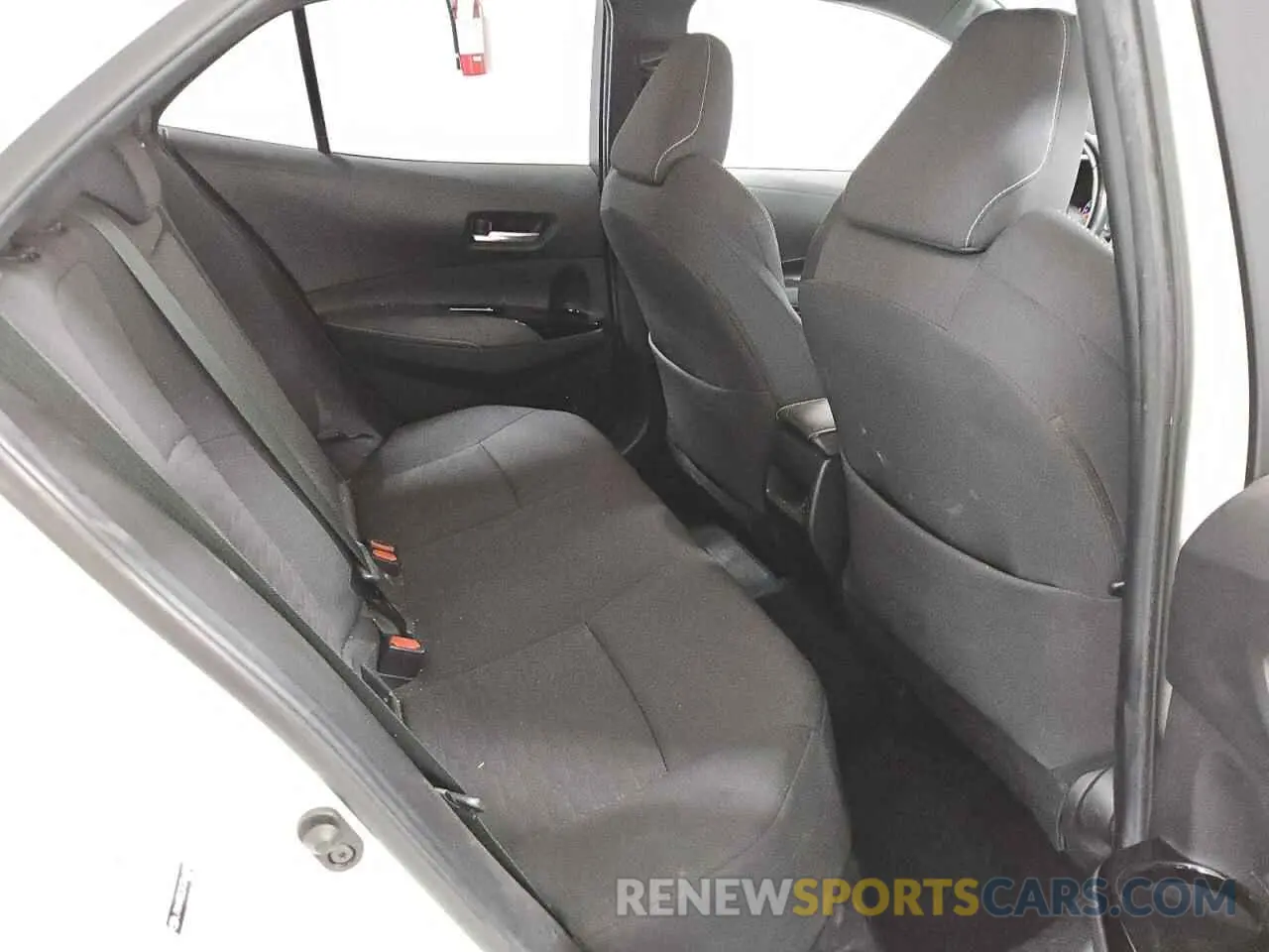 10 Photograph of a damaged car JTNK4RBE2K3064385 TOYOTA COROLLA 2019