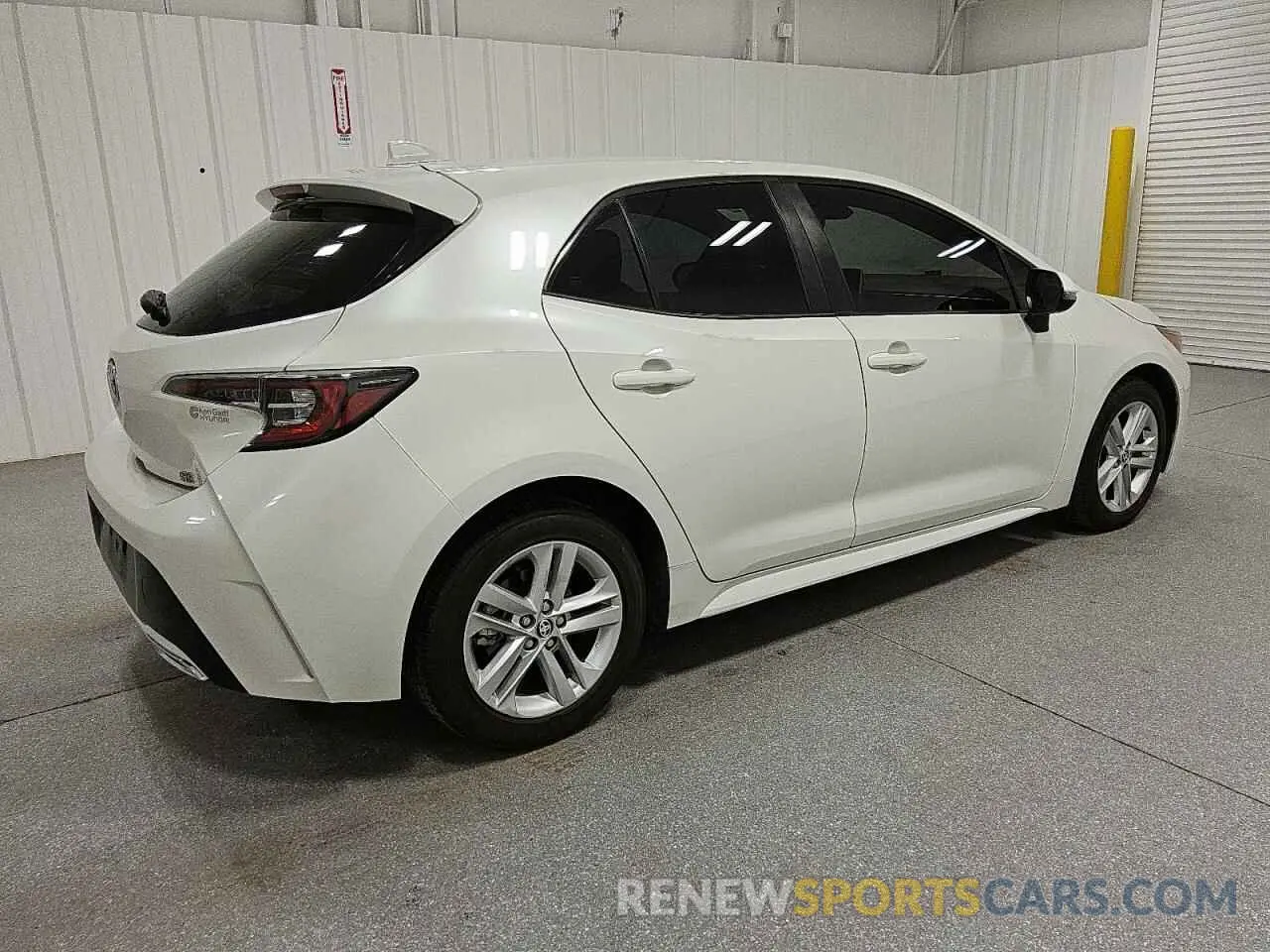 3 Photograph of a damaged car JTNK4RBE2K3064385 TOYOTA COROLLA 2019
