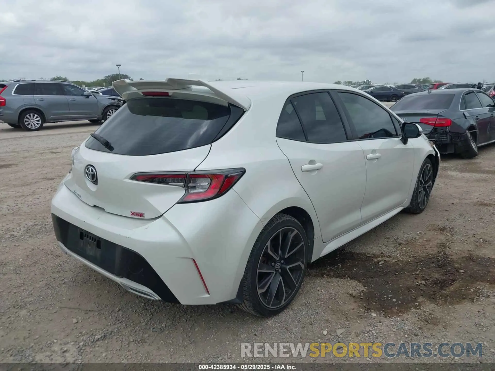 4 Photograph of a damaged car JTNK4RBE2K3067626 TOYOTA COROLLA 2019