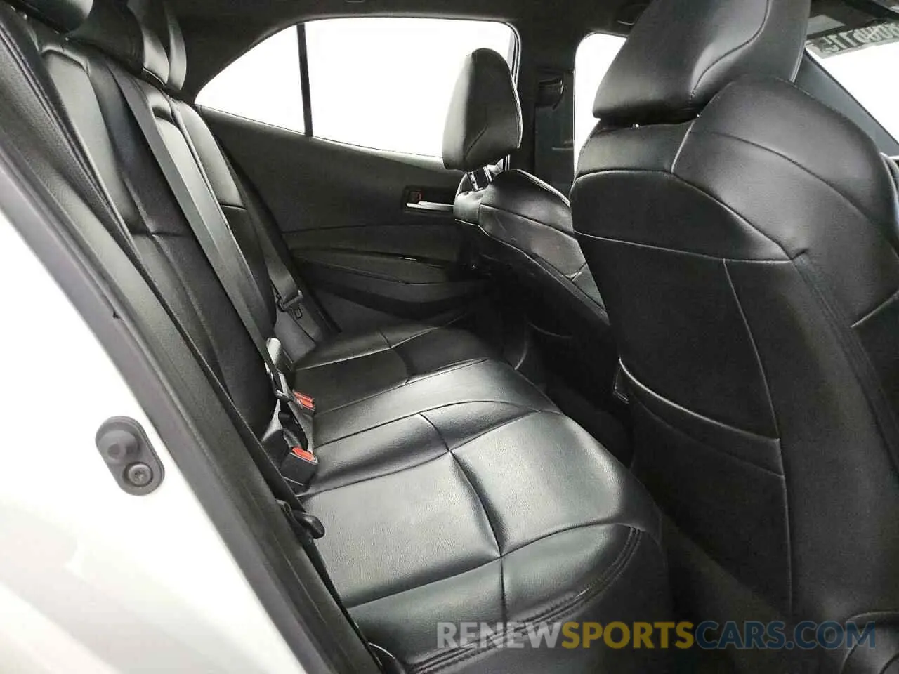 10 Photograph of a damaged car JTNK4RBE3K3043660 TOYOTA COROLLA 2019