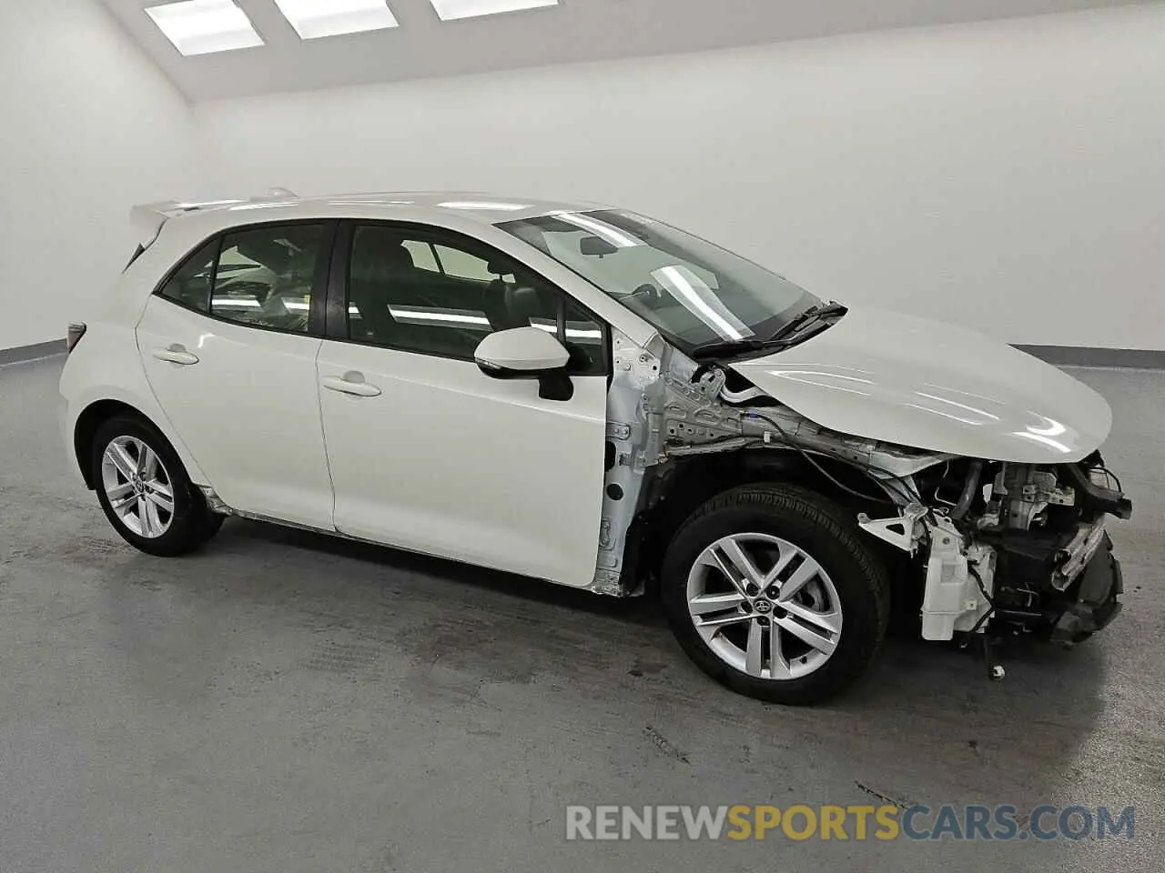 4 Photograph of a damaged car JTNK4RBE3K3043660 TOYOTA COROLLA 2019