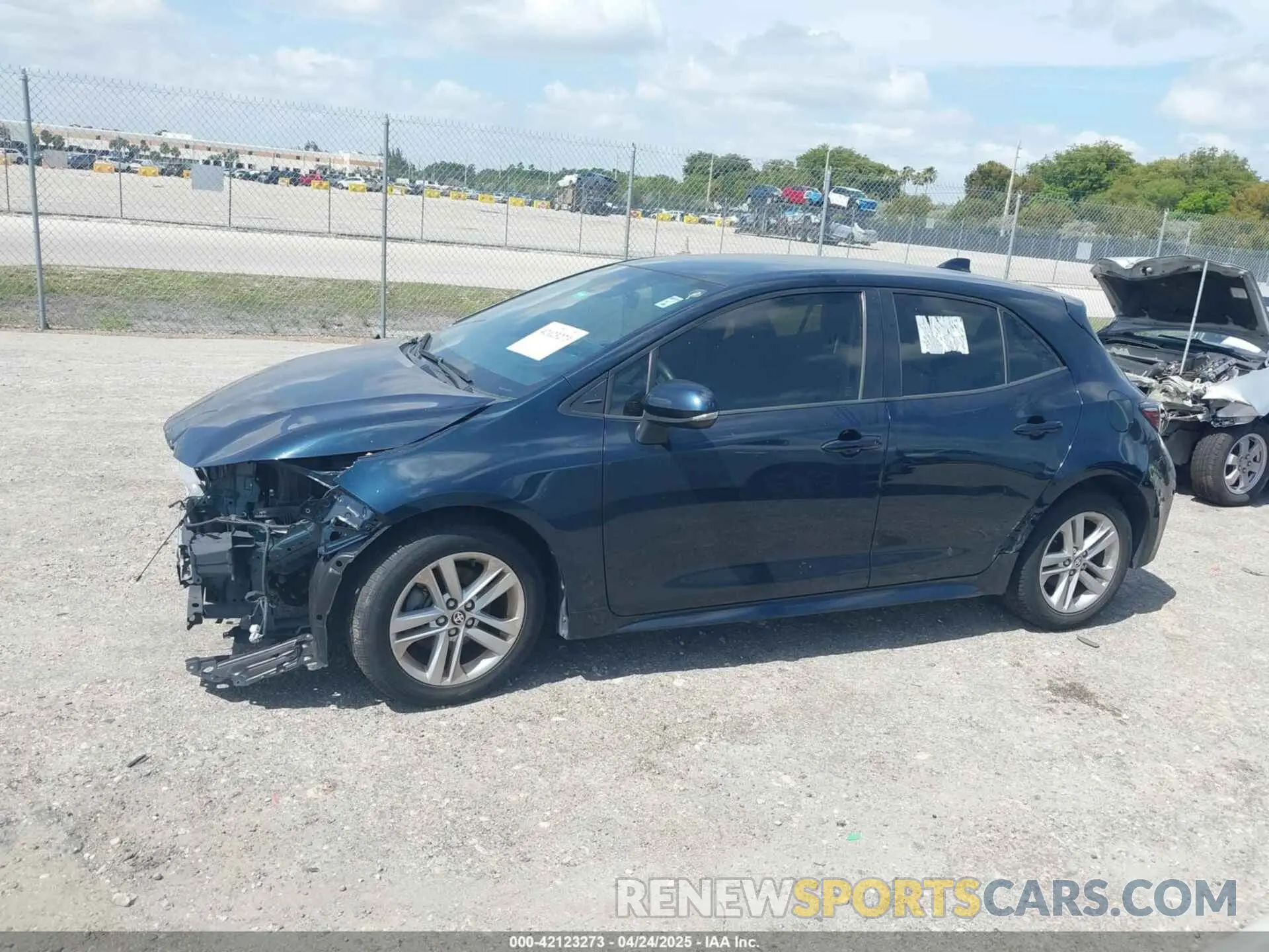 14 Photograph of a damaged car JTNK4RBE3K3061589 TOYOTA COROLLA 2019
