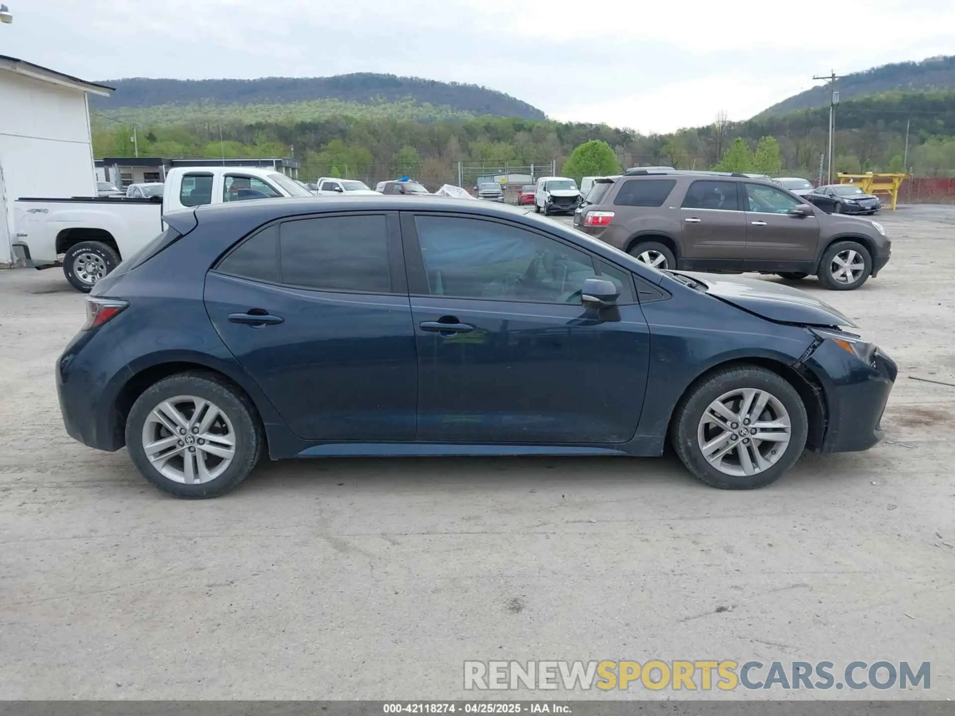 13 Photograph of a damaged car JTNK4RBE3K3067750 TOYOTA COROLLA 2019