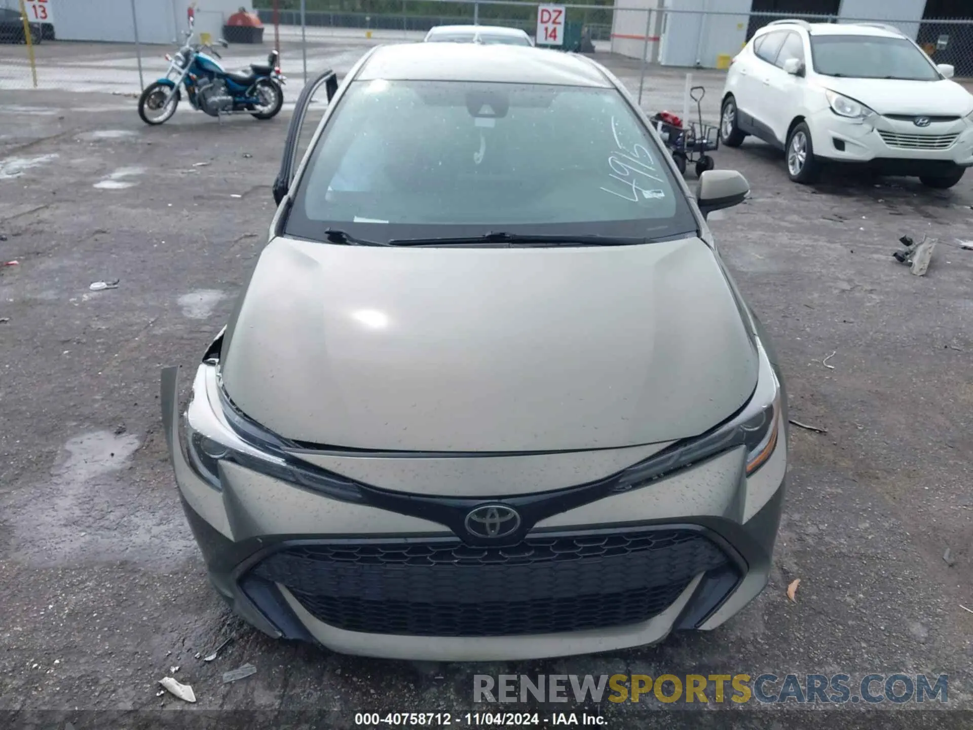 11 Photograph of a damaged car JTNK4RBE4K3044915 TOYOTA COROLLA 2019