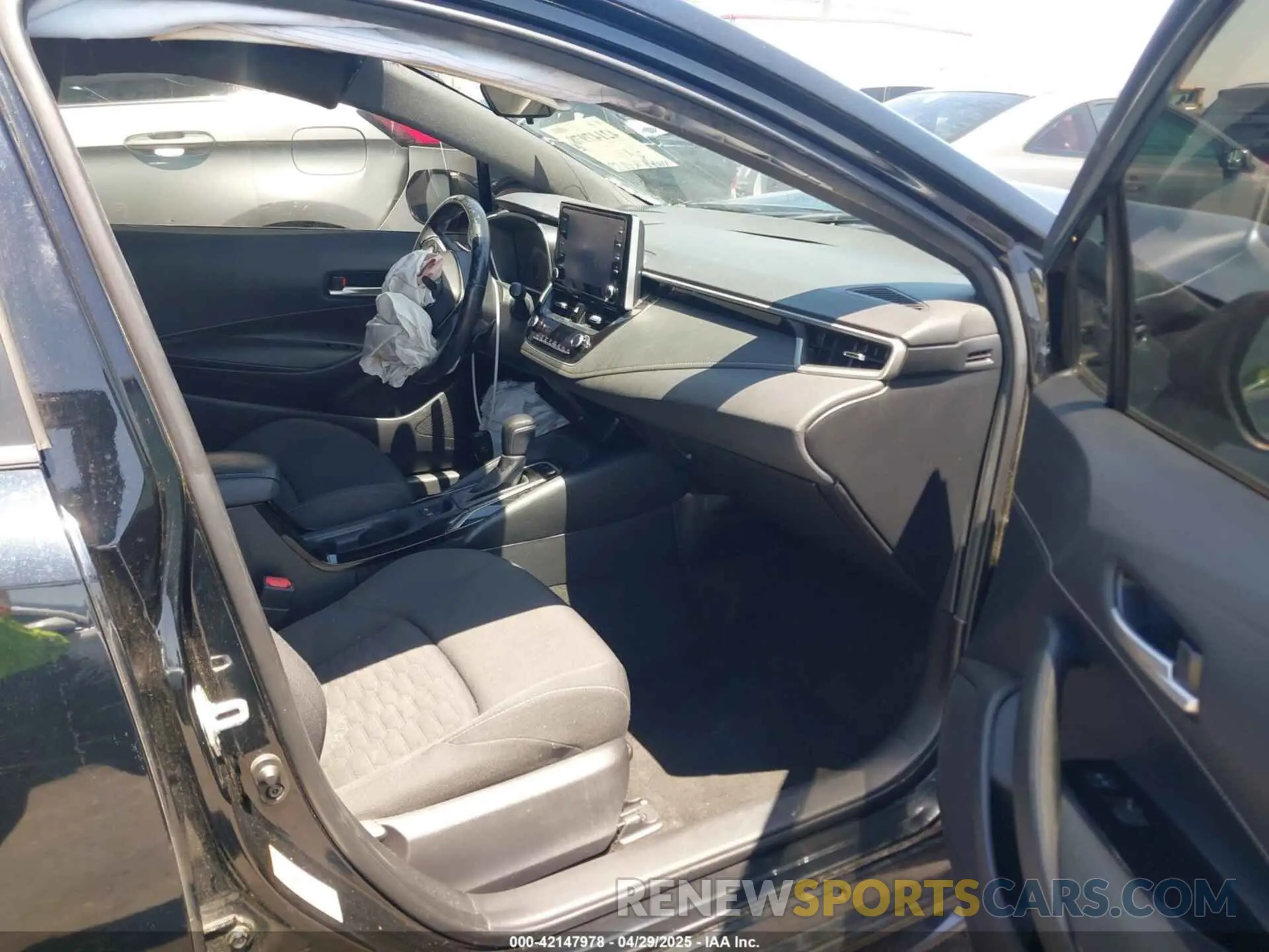 5 Photograph of a damaged car JTNK4RBE6K3068987 TOYOTA COROLLA 2019