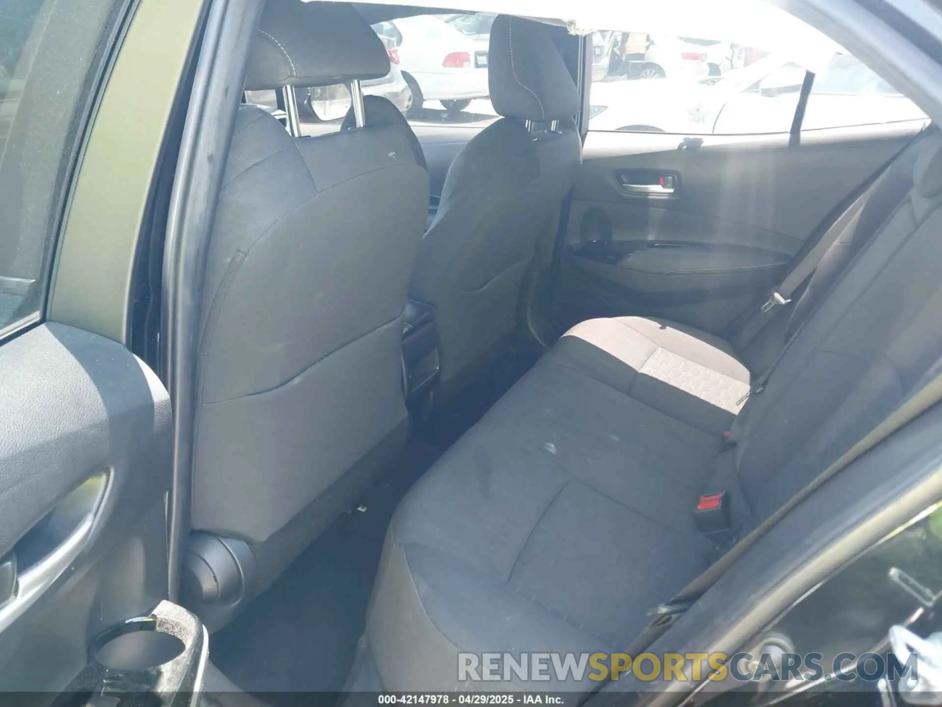 8 Photograph of a damaged car JTNK4RBE6K3068987 TOYOTA COROLLA 2019