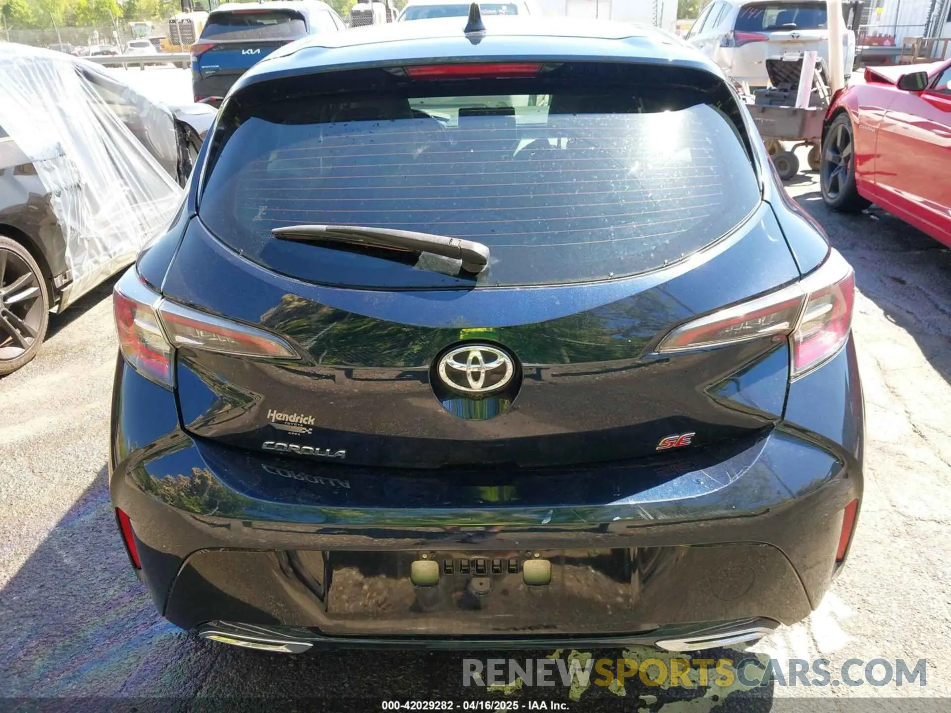 16 Photograph of a damaged car JTNK4RBE8K3013084 TOYOTA COROLLA 2019