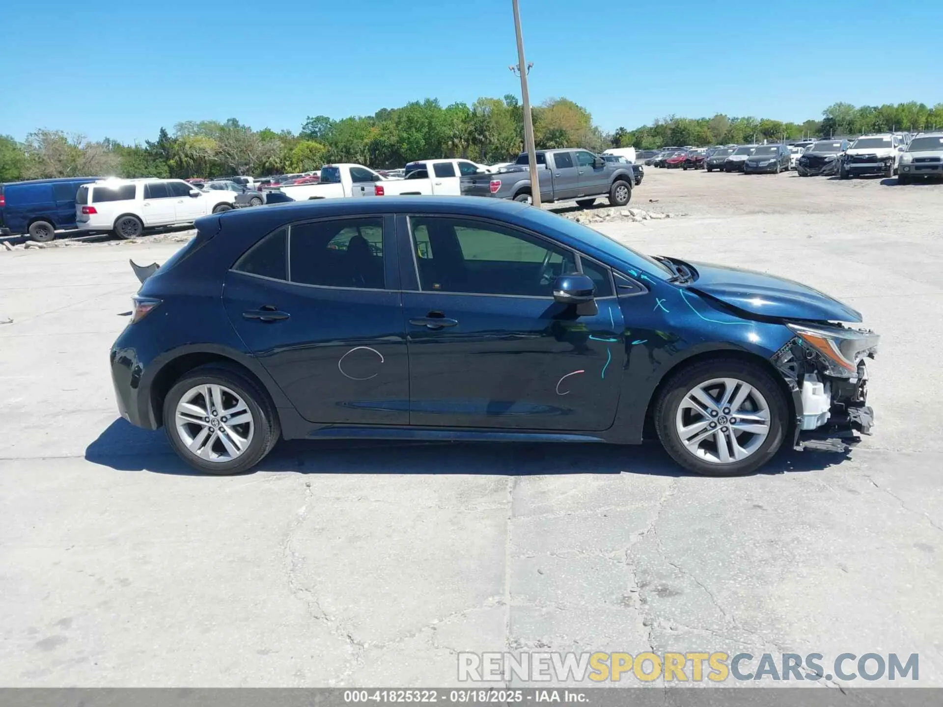 14 Photograph of a damaged car JTNK4RBE8K3017572 TOYOTA COROLLA 2019