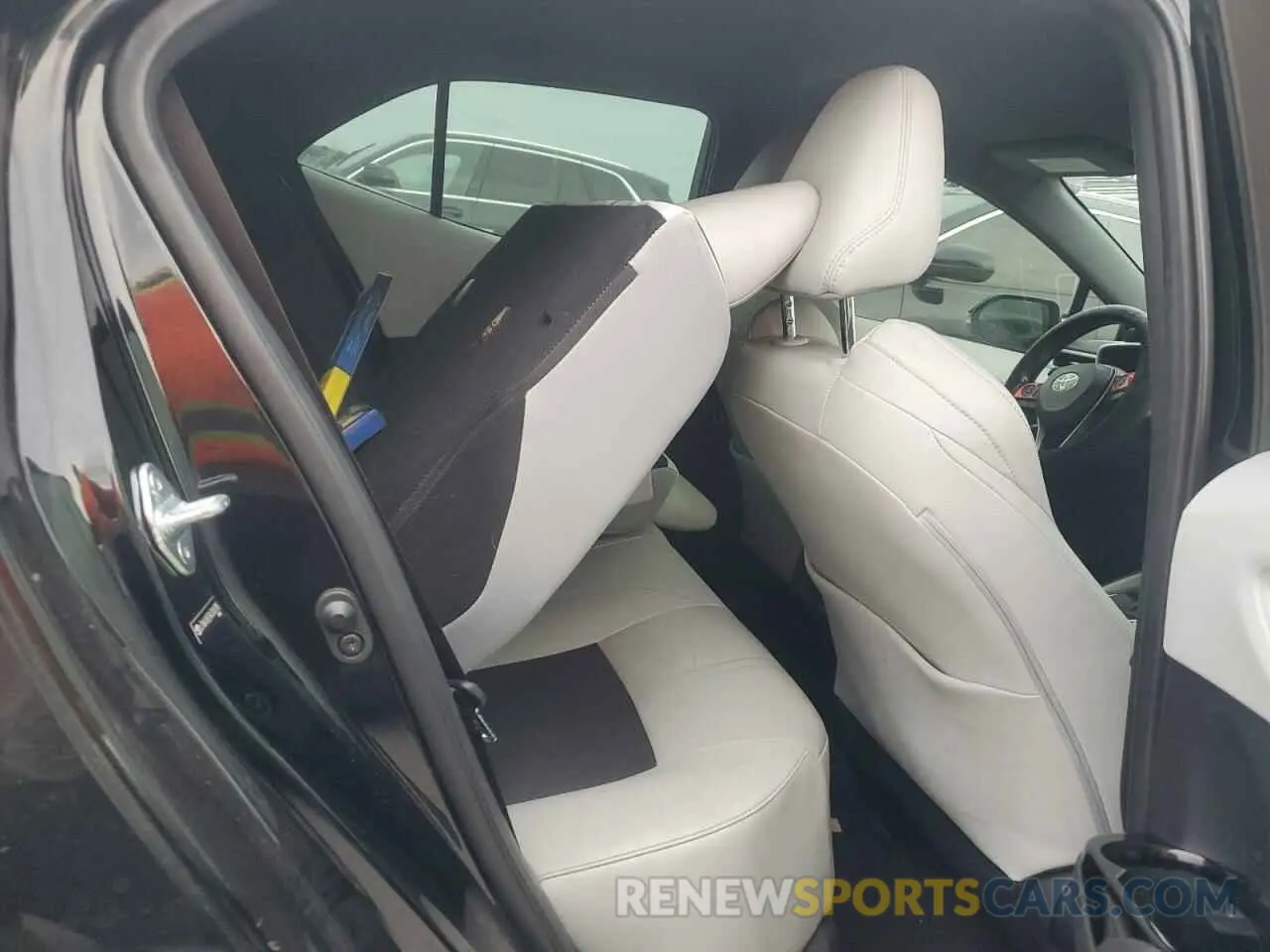 10 Photograph of a damaged car JTNK4RBE8K3040785 TOYOTA COROLLA 2019