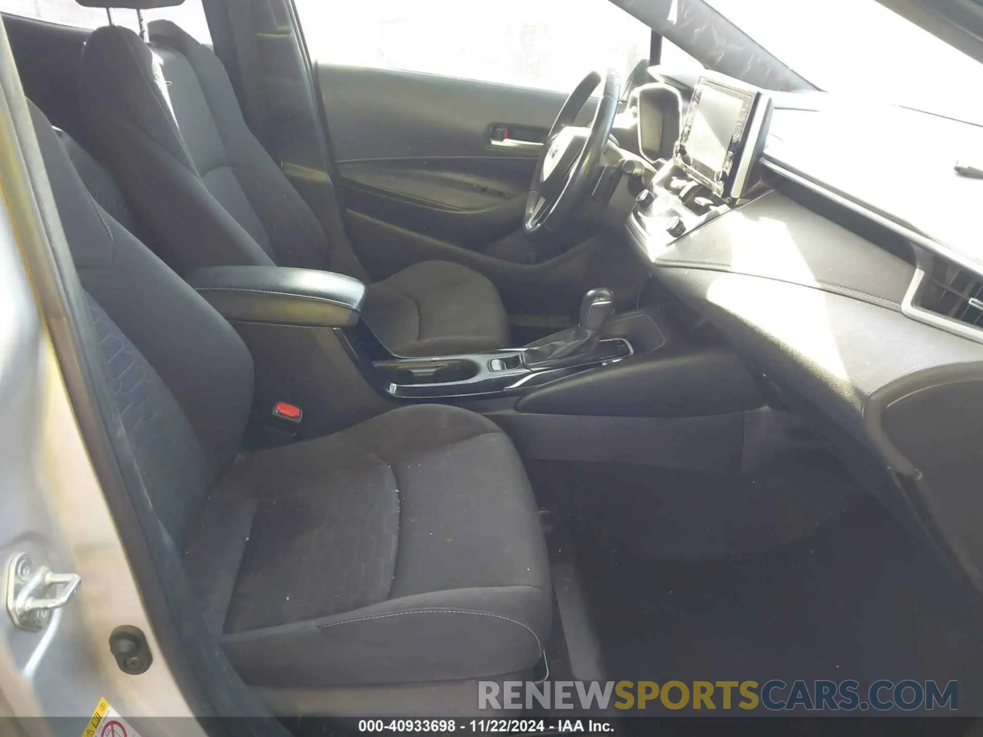 5 Photograph of a damaged car JTNK4RBE9K3009383 TOYOTA COROLLA 2019