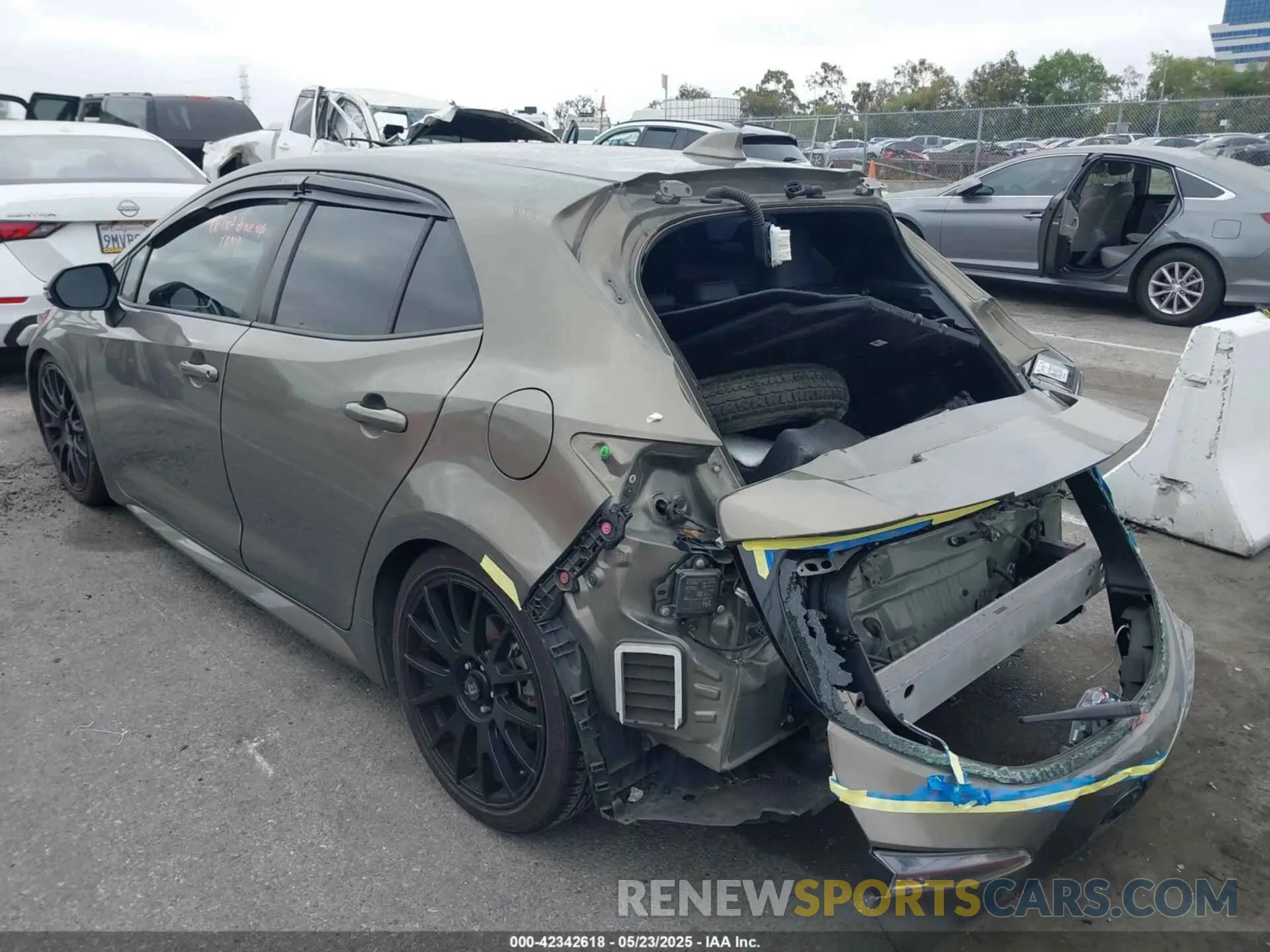 3 Photograph of a damaged car JTNK4RBE9K3042299 TOYOTA COROLLA 2019