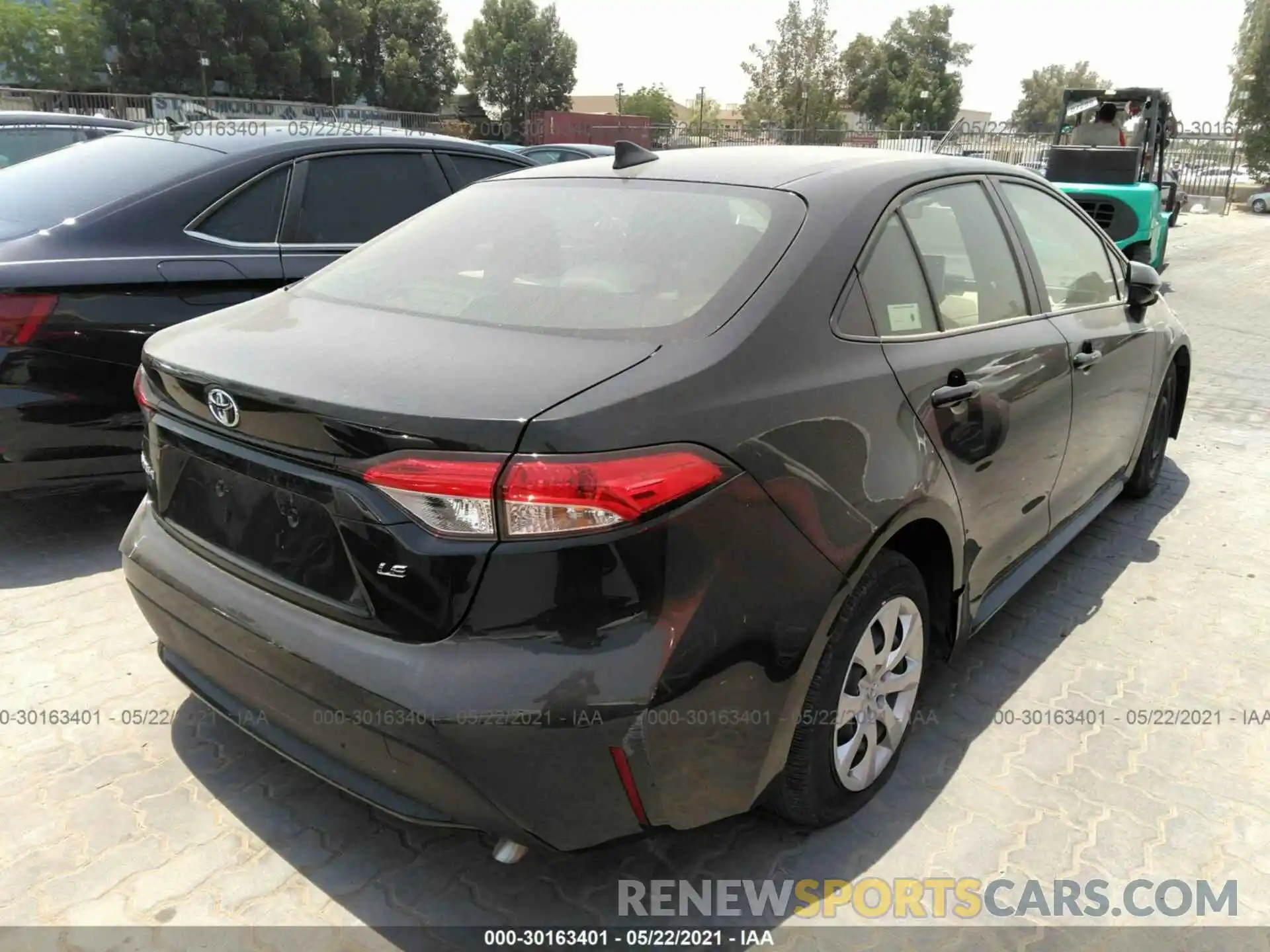 4 Photograph of a damaged car 00000000000057098 TOYOTA COROLLA 2020