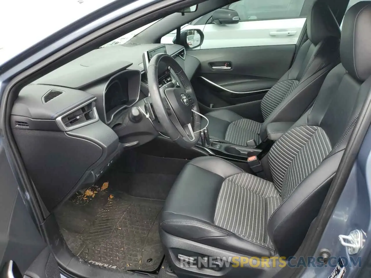 7 Photograph of a damaged car 5YFB4RBE0LP020852 TOYOTA COROLLA 2020