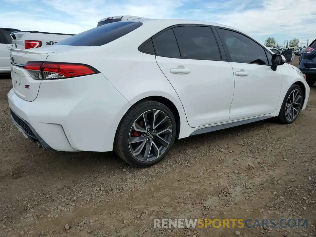 3 Photograph of a damaged car 5YFB4RBE3LP006167 TOYOTA COROLLA 2020