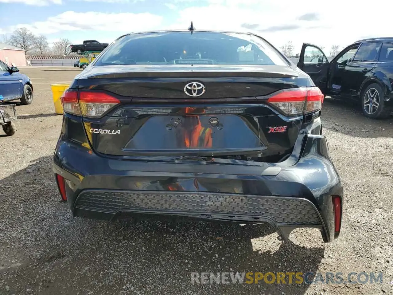 6 Photograph of a damaged car 5YFB4RBE3LP008016 TOYOTA COROLLA 2020