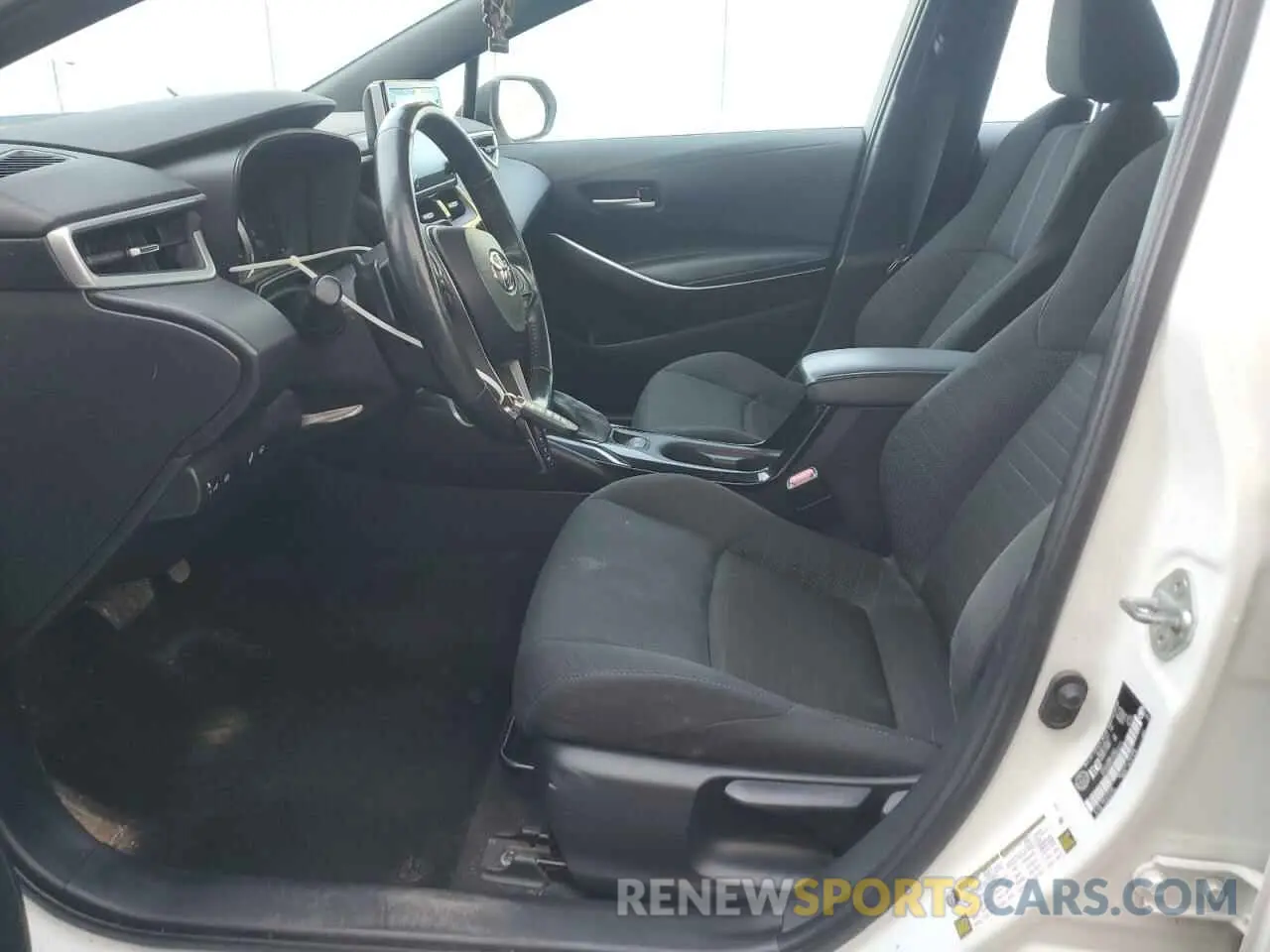 7 Photograph of a damaged car 5YFB4RBE5LP003772 TOYOTA COROLLA 2020