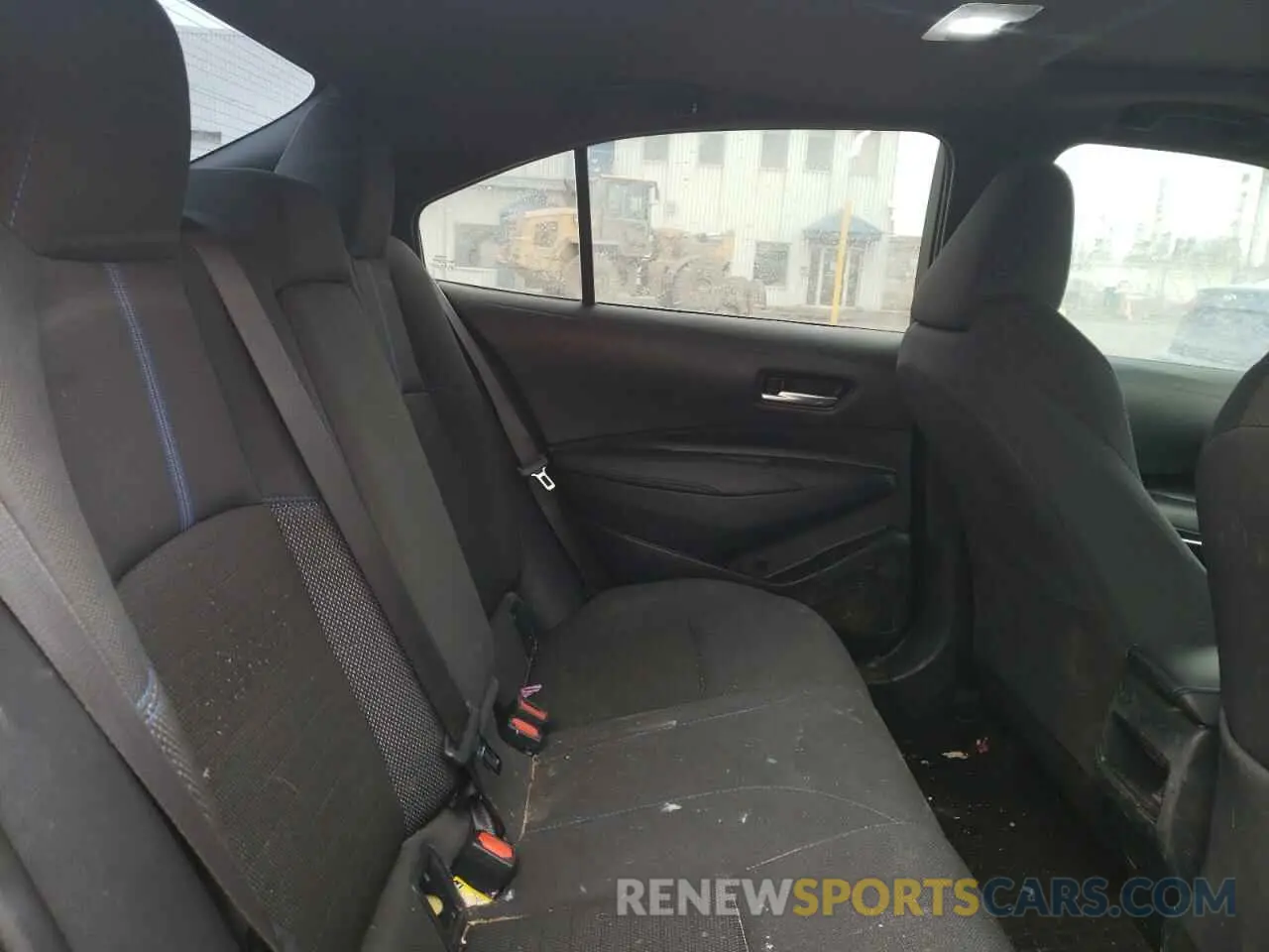 10 Photograph of a damaged car 5YFB4RBE5LP018675 TOYOTA COROLLA 2020