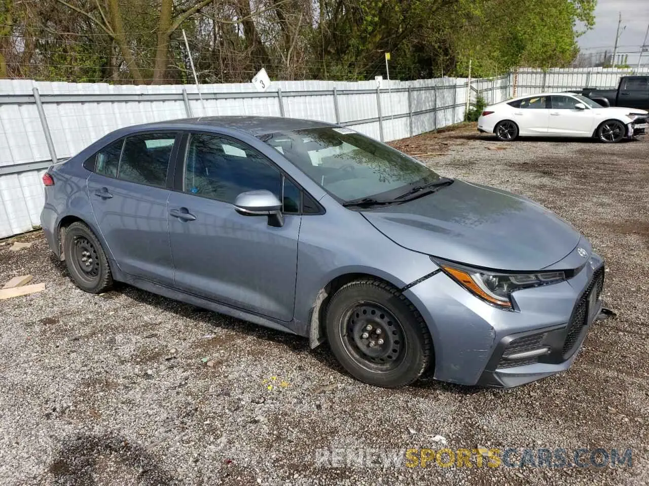 4 Photograph of a damaged car 5YFB4RBE7LP010660 TOYOTA COROLLA 2020