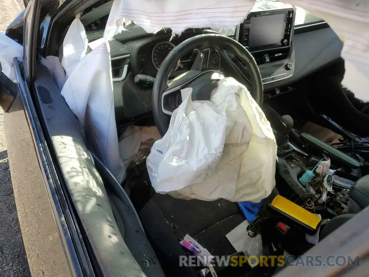 8 Photograph of a damaged car 5YFB4RBE7LP052620 TOYOTA COROLLA 2020