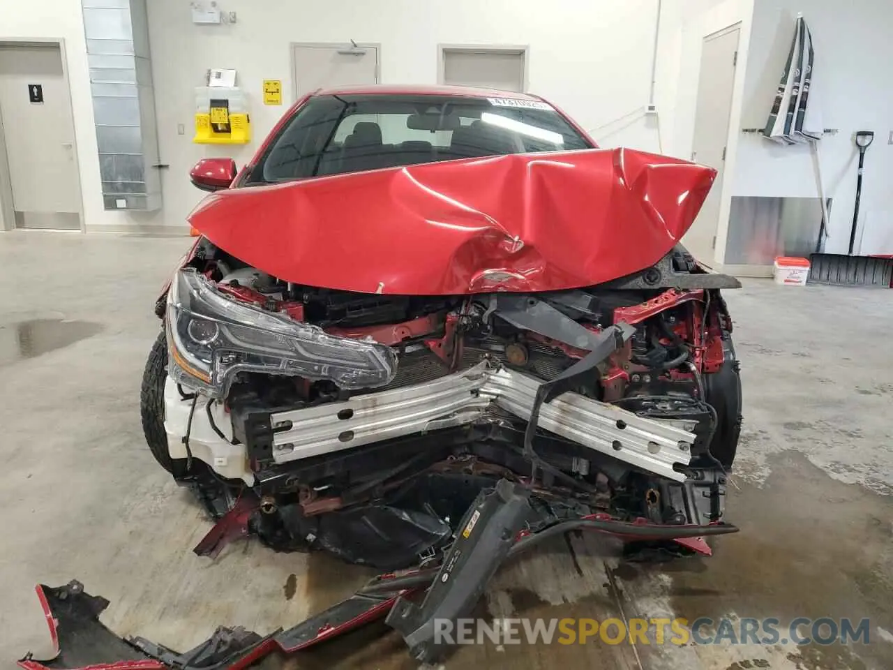 5 Photograph of a damaged car 5YFB4RBE9LP024558 TOYOTA COROLLA 2020