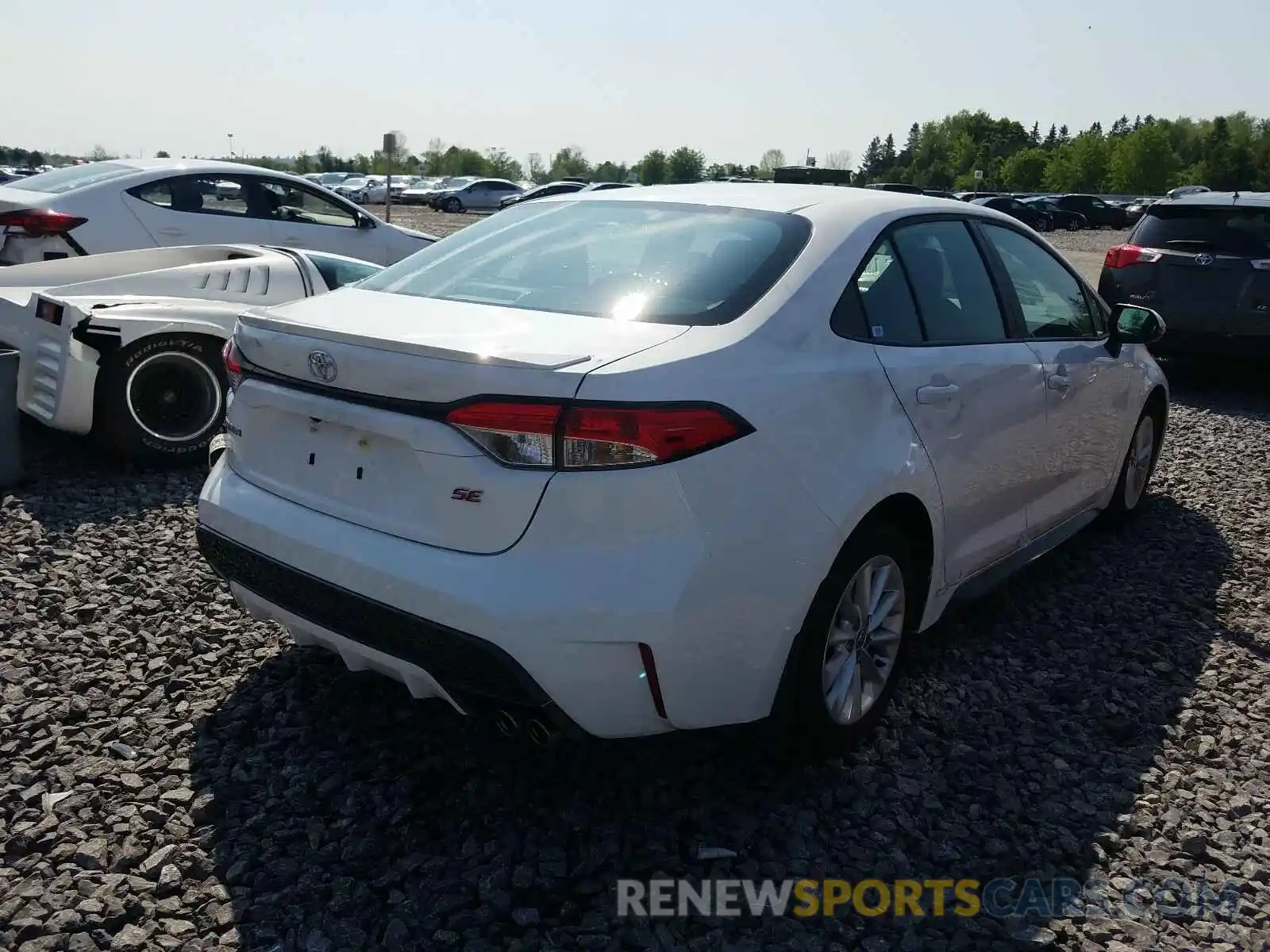 4 Photograph of a damaged car 5YFB4RBEXLP016162 TOYOTA COROLLA 2020