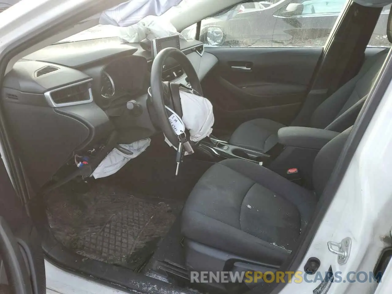 7 Photograph of a damaged car 5YFBPRBE0LP121512 TOYOTA COROLLA 2020