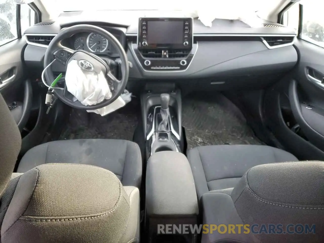 8 Photograph of a damaged car 5YFBPRBE0LP121512 TOYOTA COROLLA 2020