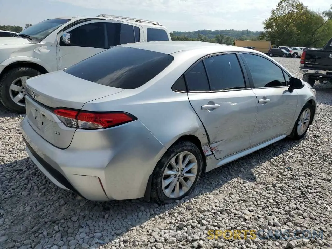 3 Photograph of a damaged car 5YFBPRBE2LP109569 TOYOTA COROLLA 2020