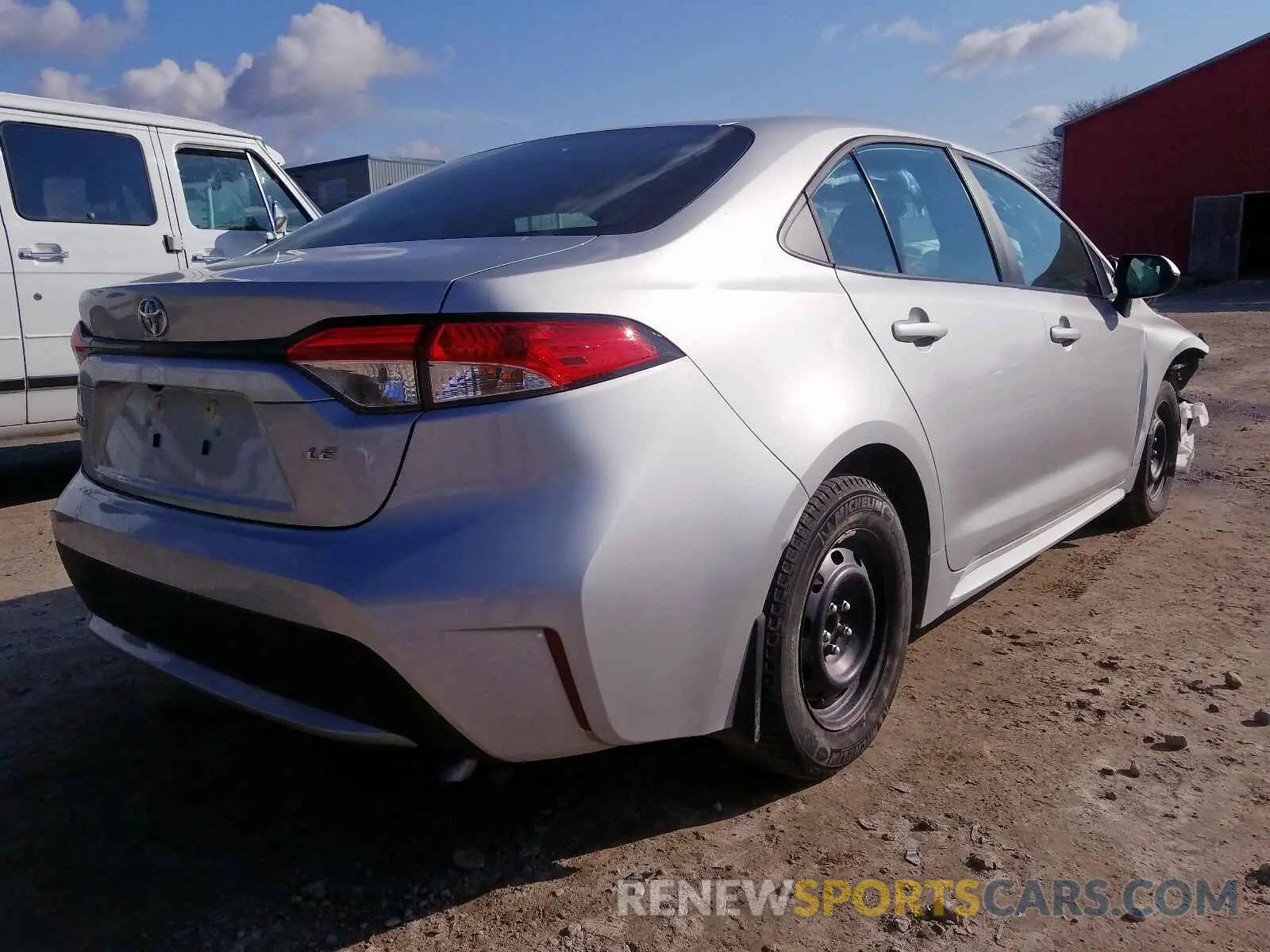 4 Photograph of a damaged car 5YFBPRBE3LP030055 TOYOTA COROLLA 2020