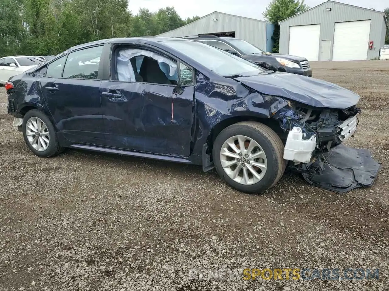 4 Photograph of a damaged car 5YFBPRBE3LP036566 TOYOTA COROLLA 2020