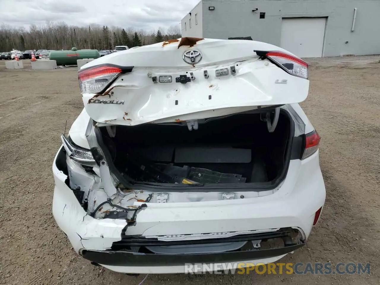 6 Photograph of a damaged car 5YFBPRBE4LP038987 TOYOTA COROLLA 2020