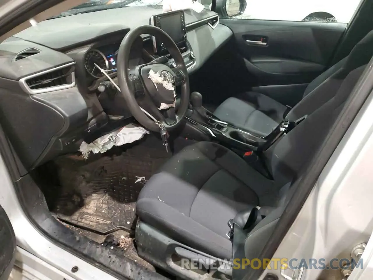 7 Photograph of a damaged car 5YFBPRBE6LP010897 TOYOTA COROLLA 2020