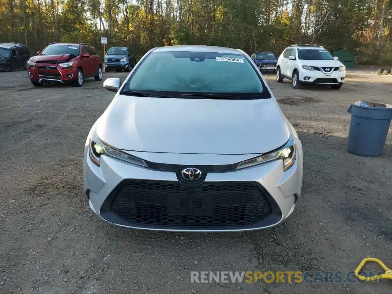 5 Photograph of a damaged car 5YFBPRBE6LP128013 TOYOTA COROLLA 2020