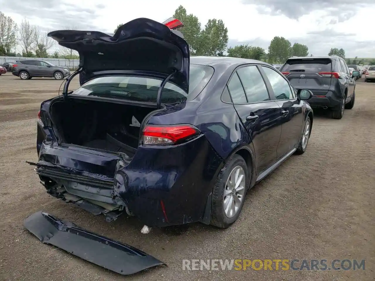 4 Photograph of a damaged car 5YFBPRBE7LP047408 TOYOTA COROLLA 2020