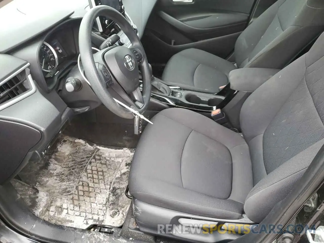 7 Photograph of a damaged car 5YFBPRBE7LP051457 TOYOTA COROLLA 2020