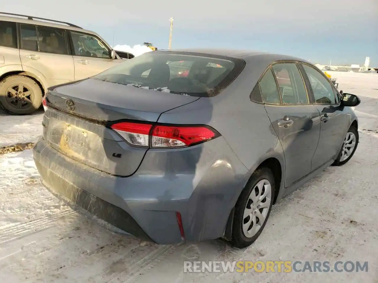 4 Photograph of a damaged car 5YFBPRBE8LP143841 TOYOTA COROLLA 2020