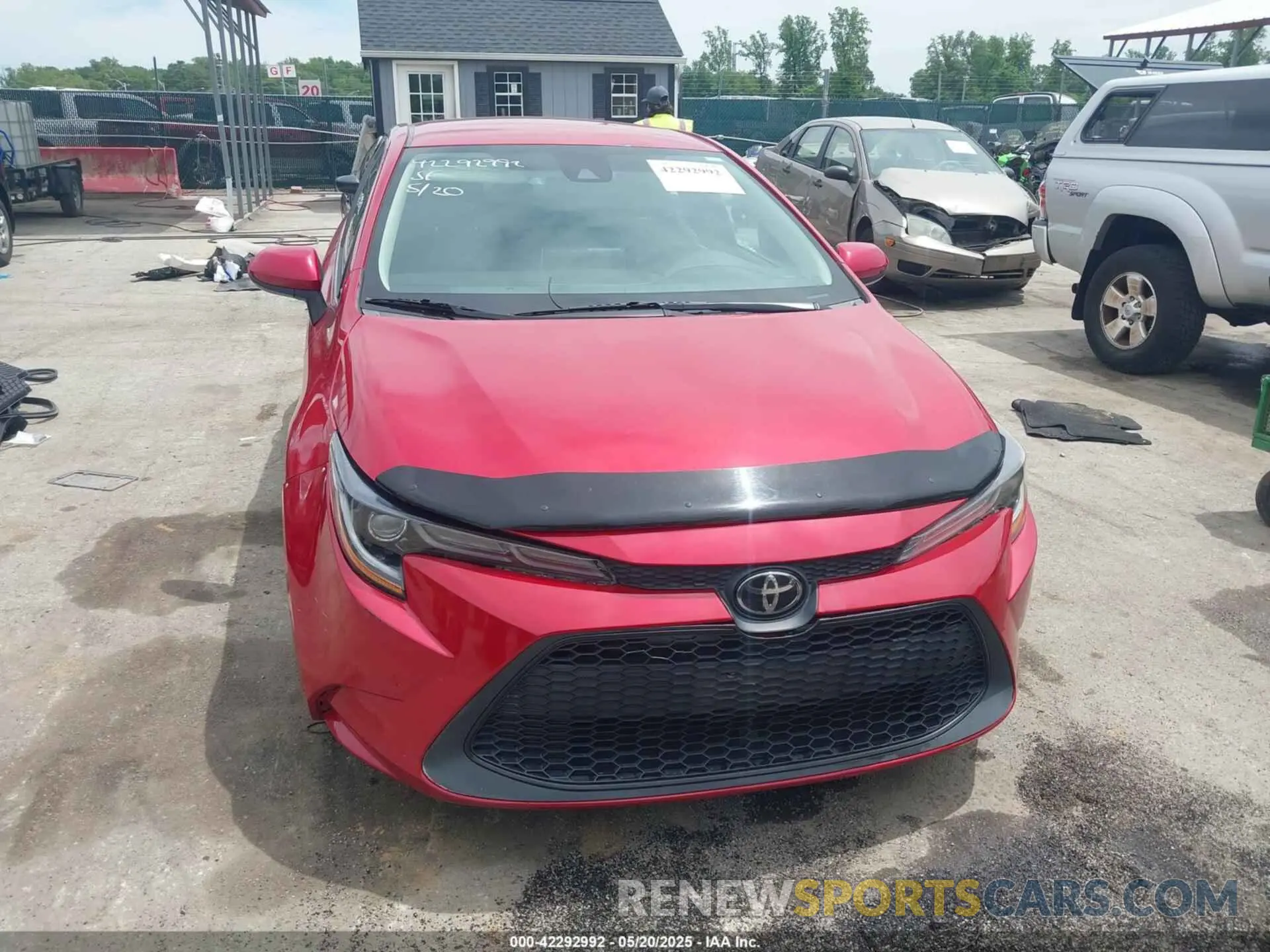12 Photograph of a damaged car 5YFBPRBE9LP004558 TOYOTA COROLLA 2020