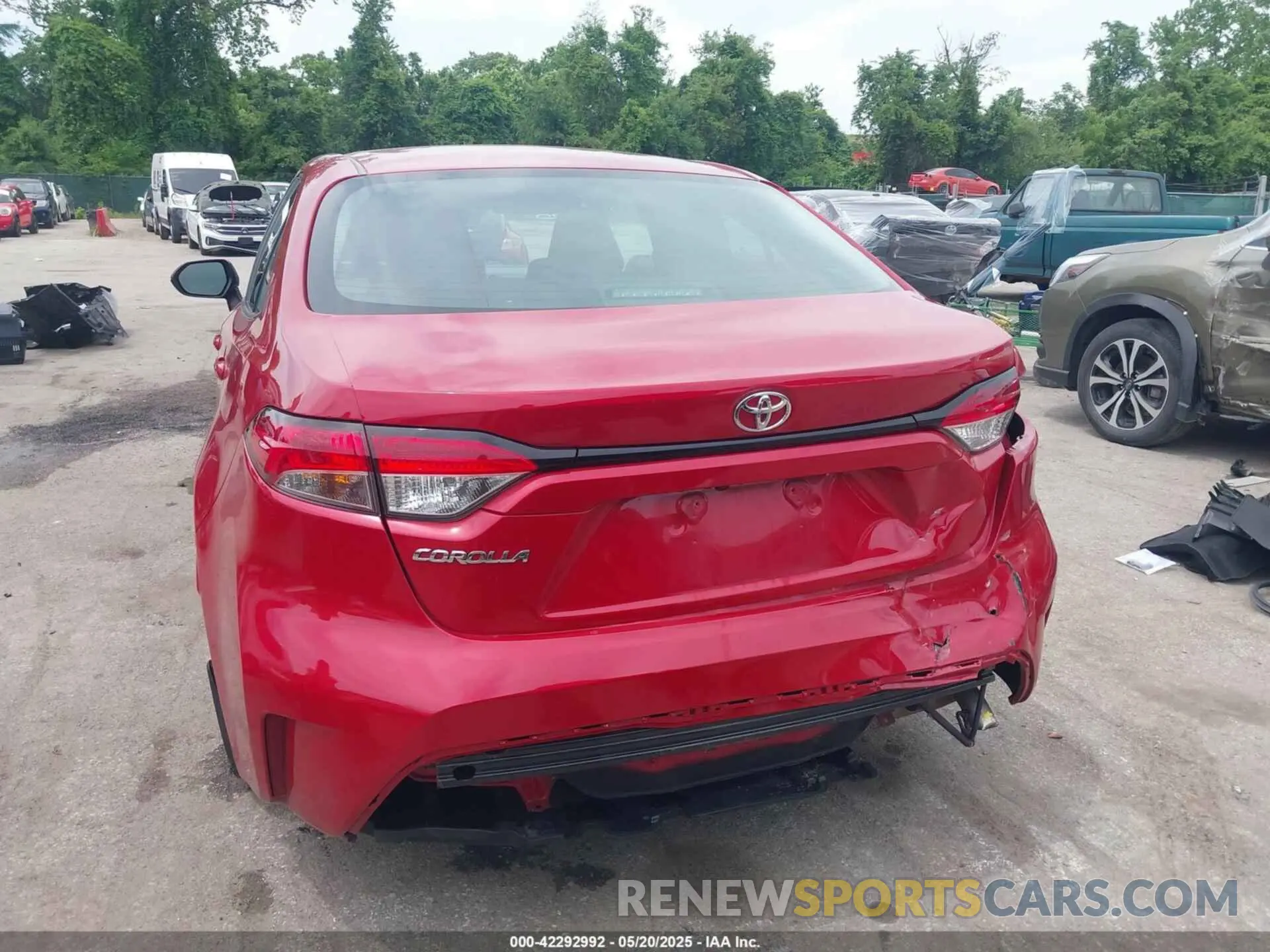 16 Photograph of a damaged car 5YFBPRBE9LP004558 TOYOTA COROLLA 2020