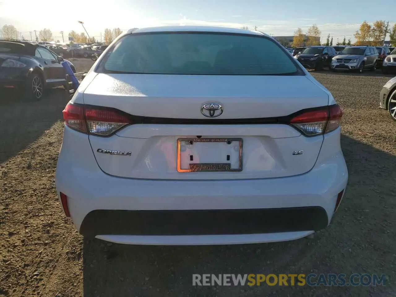 6 Photograph of a damaged car 5YFBPRBEXLP012233 TOYOTA COROLLA 2020