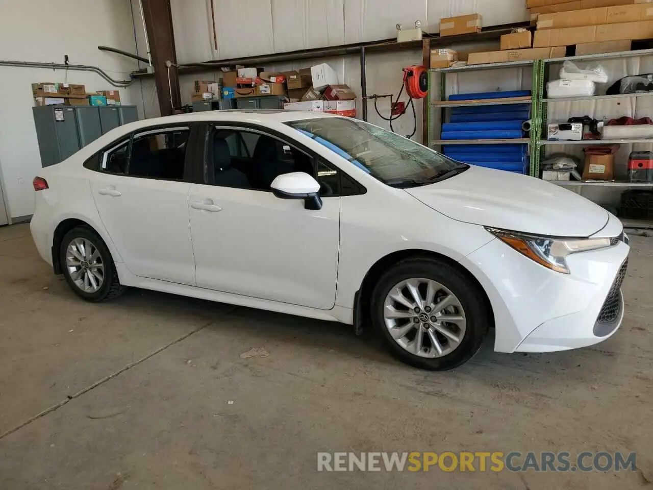 4 Photograph of a damaged car 5YFBPRBEXLP111652 TOYOTA COROLLA 2020