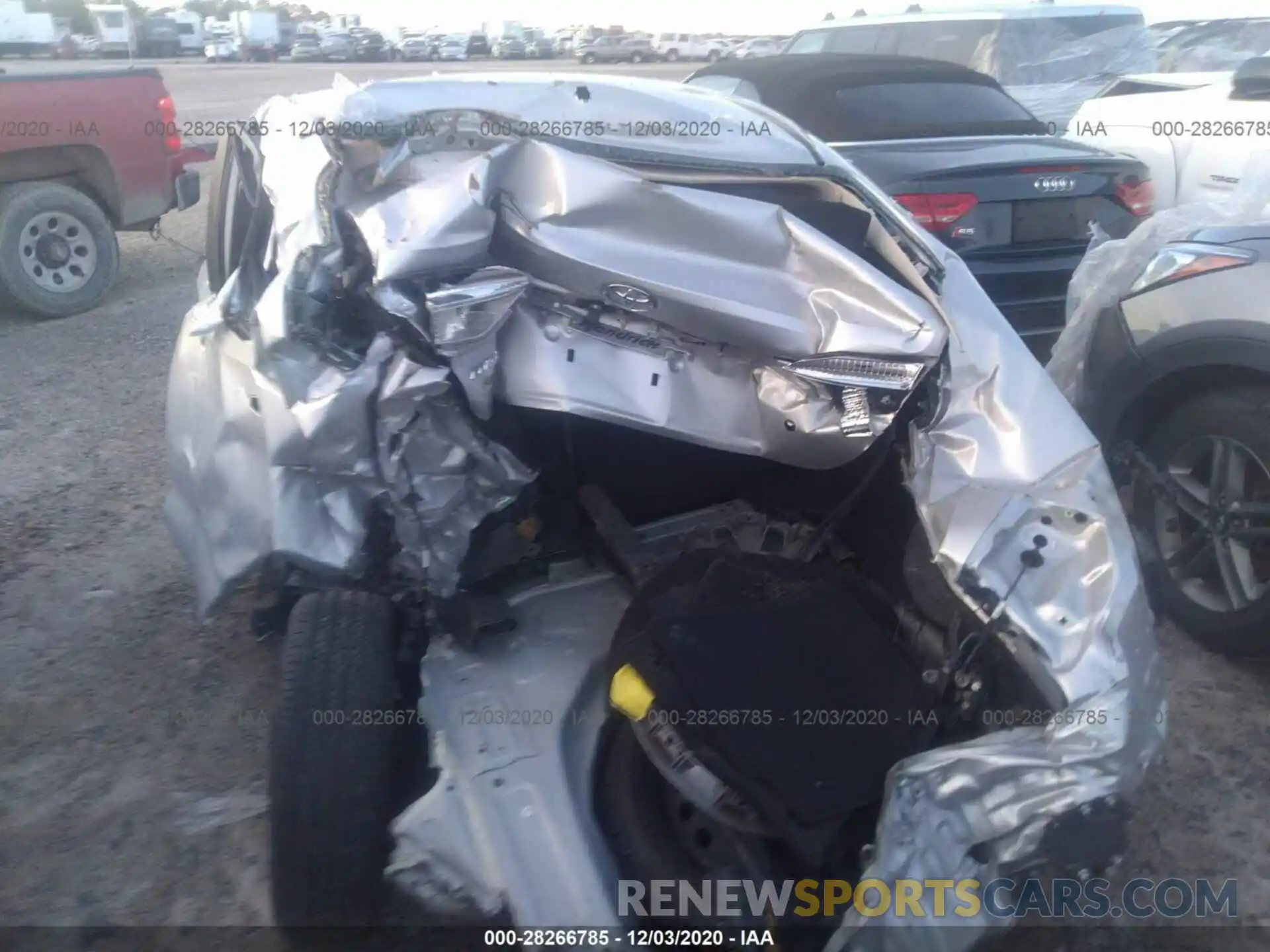 6 Photograph of a damaged car 5YFDPRAE0LP042741 TOYOTA COROLLA 2020