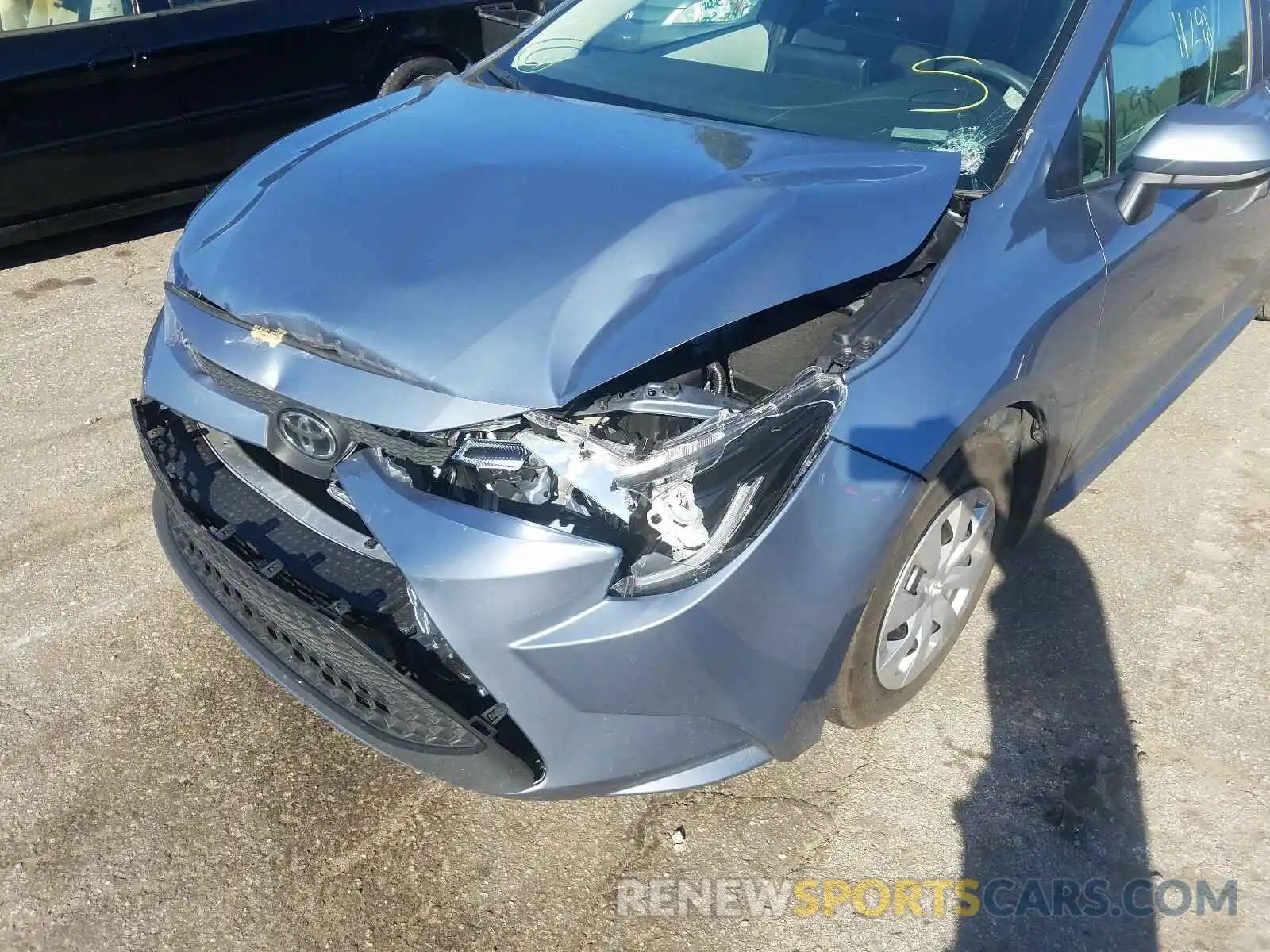 9 Photograph of a damaged car 5YFDPRAE0LP100380 TOYOTA COROLLA 2020