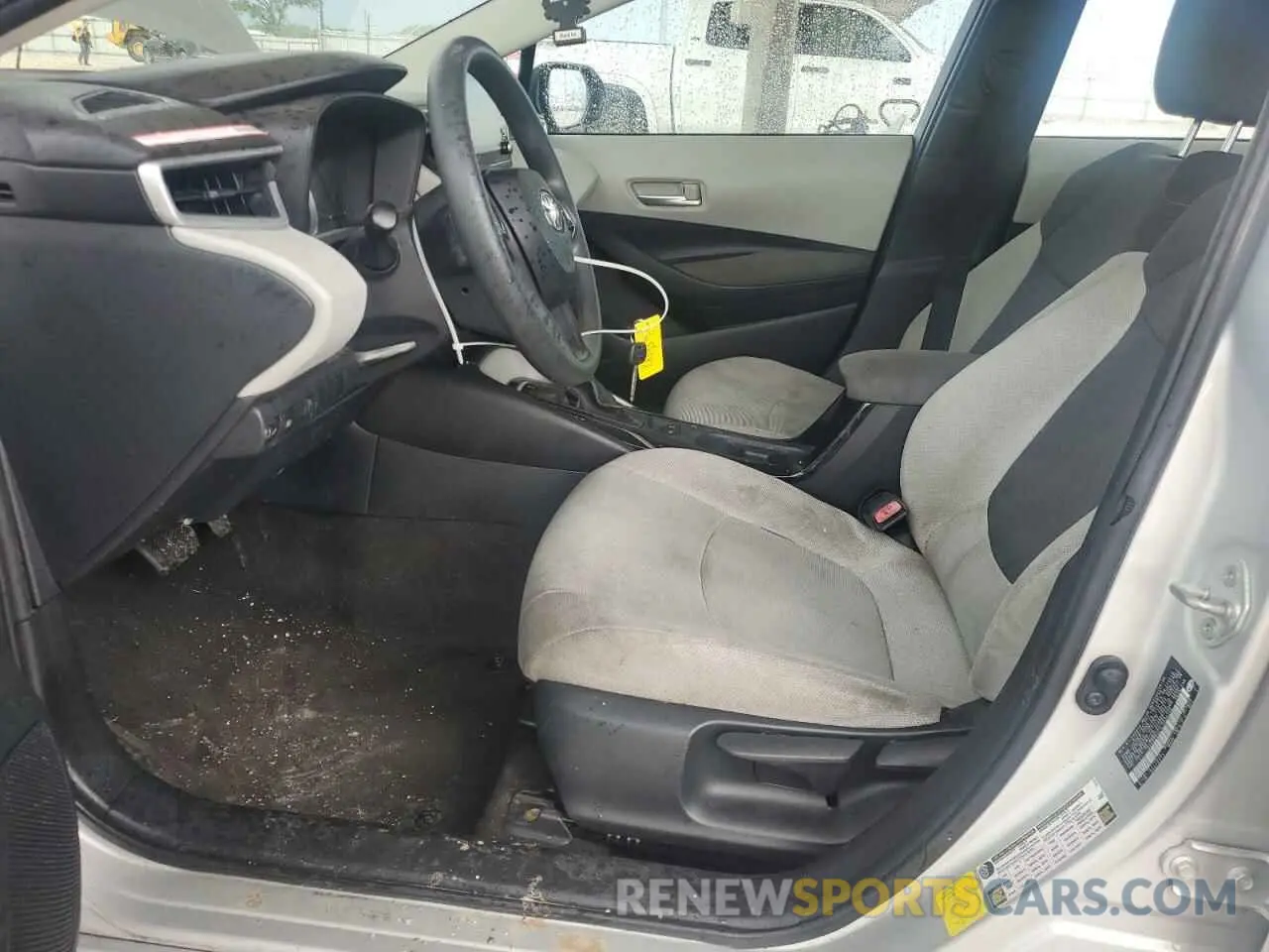 7 Photograph of a damaged car 5YFDPRAE1LP026256 TOYOTA COROLLA 2020