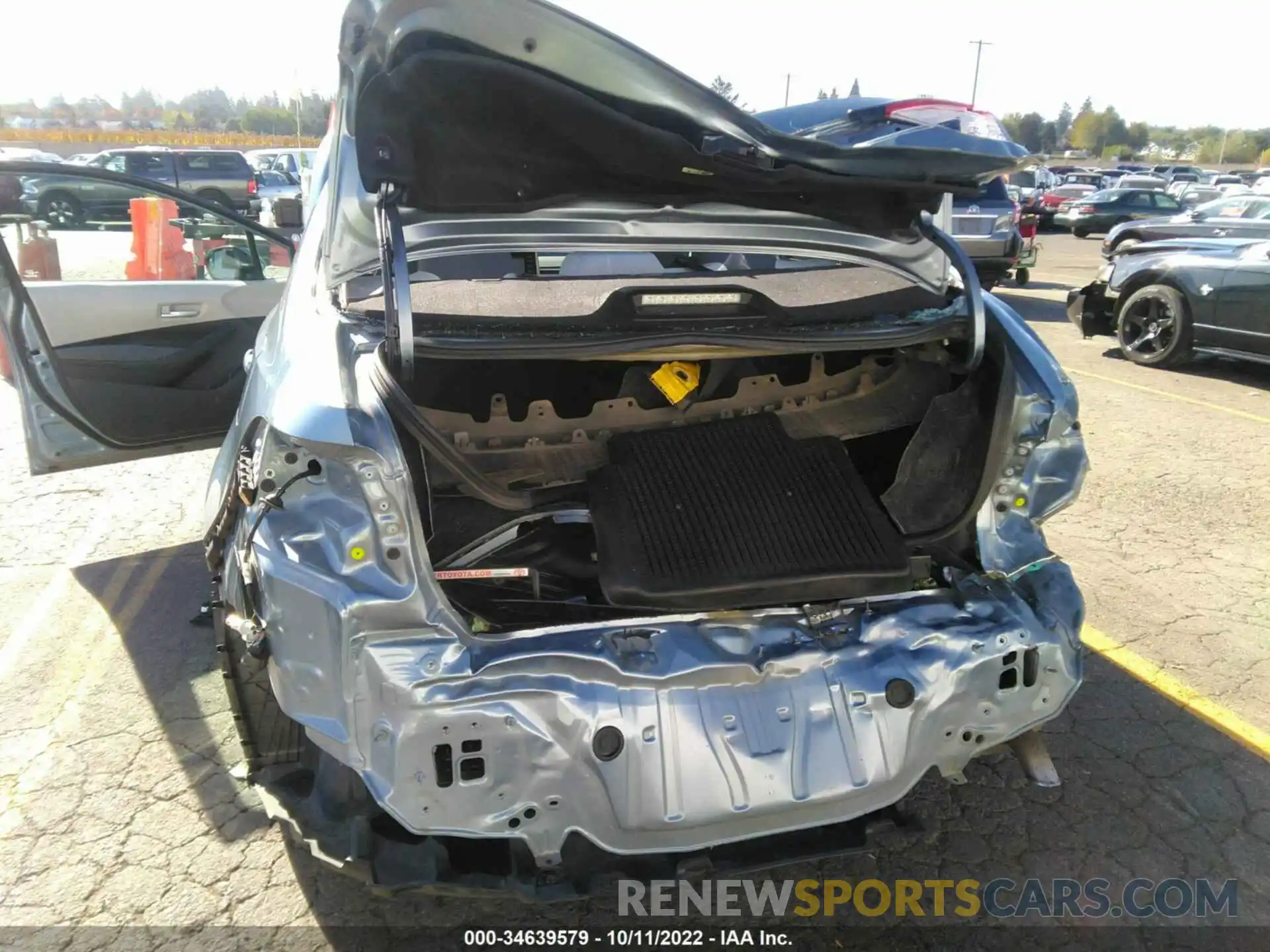 6 Photograph of a damaged car 5YFDPRAE1LP069978 TOYOTA COROLLA 2020