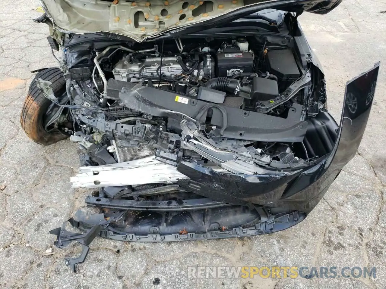 11 Photograph of a damaged car 5YFDPRAE1LP070404 TOYOTA COROLLA 2020