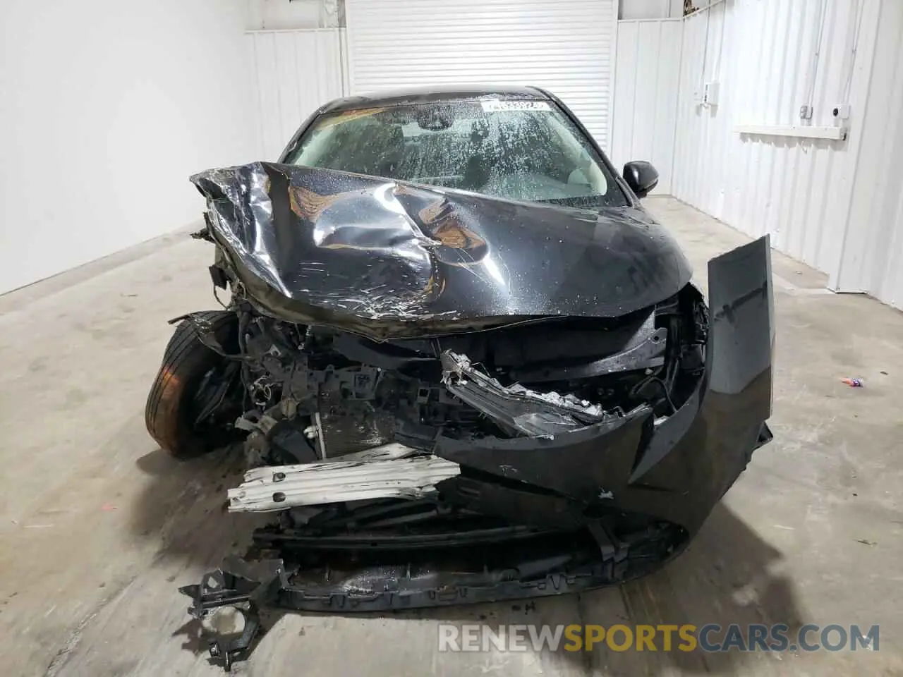 5 Photograph of a damaged car 5YFDPRAE1LP070404 TOYOTA COROLLA 2020