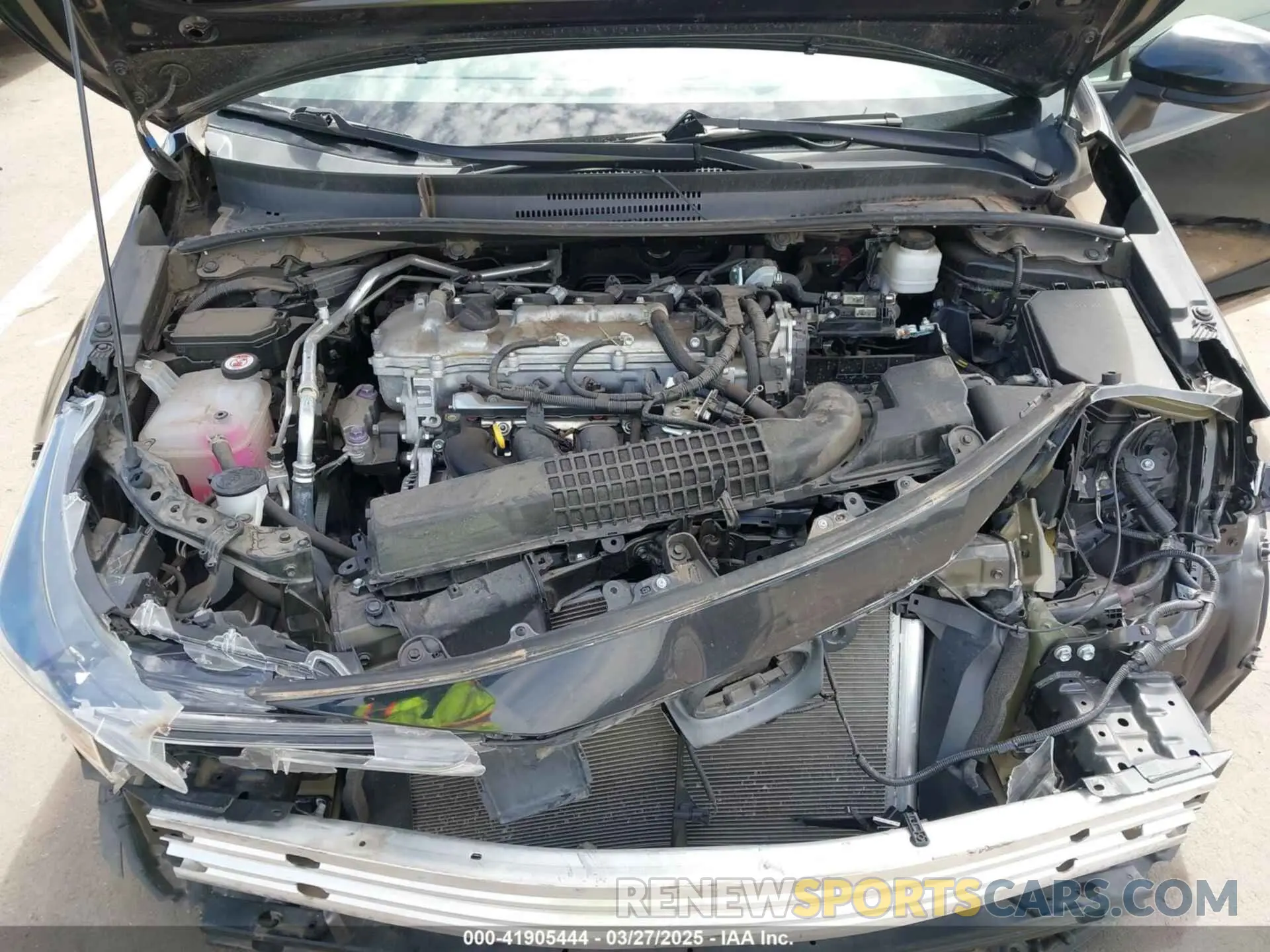 10 Photograph of a damaged car 5YFDPRAE2LP073568 TOYOTA COROLLA 2020