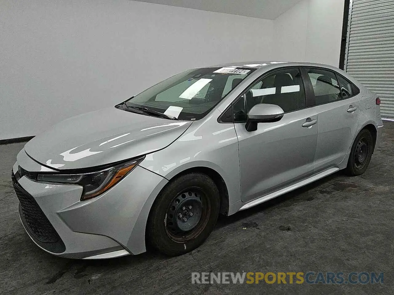 1 Photograph of a damaged car 5YFDPRAE2LP102700 TOYOTA COROLLA 2020