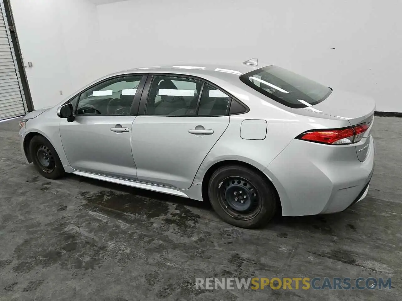 2 Photograph of a damaged car 5YFDPRAE2LP102700 TOYOTA COROLLA 2020