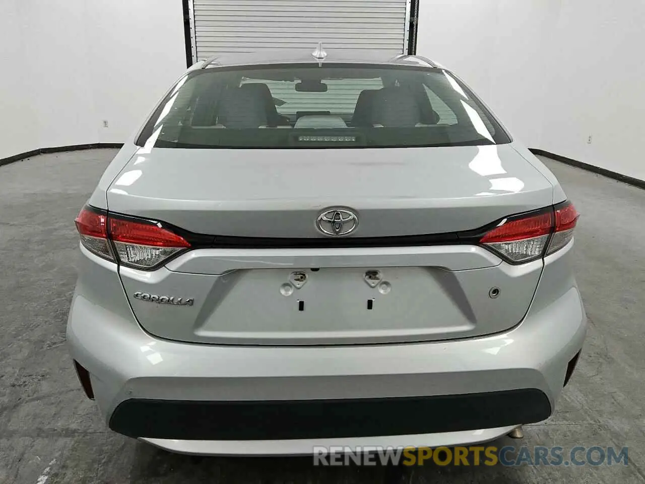 6 Photograph of a damaged car 5YFDPRAE2LP102700 TOYOTA COROLLA 2020